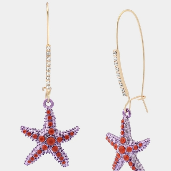 🔹️Betsey Johnson 🔹Mermaid Jewels Starfish Dangle Shepherd Hook Purple Earrings - Picture 1 of 5